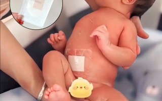 新生儿肚脐眼到底能不能清洗？日常护理该注意哪些细节？