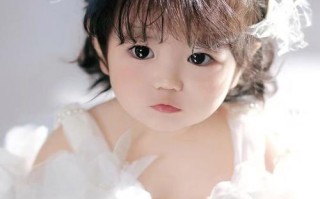 自己拍新生儿写真照片，新手爸妈如何拍出专业感又避免宝宝哭闹？