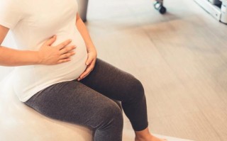 怀孕期间肚子发热是正常现象还是异常信号？