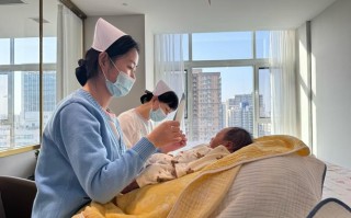 新生儿低血糖脑病护理中，如何精准监测与干预以降低神经发育风险？