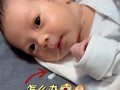 新生儿22天睡觉哼哼唧唧是正常现象吗？