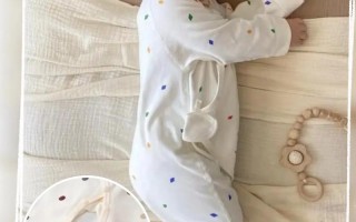 新生儿秋天穿什么衣服