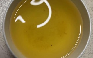 新生儿13天太小能喝梨水吗？肠胃能消化吗？会腹泻或过敏吗？