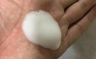 新生儿沐浴露怎么选？安全无泪配方+天然成分，哪些品牌更值得信赖？