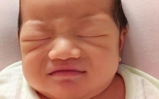 为什么新生儿宝宝出生后会变丑？这些丑照背后的真相是什么？
