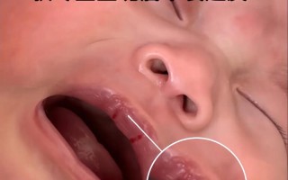 新生儿喝母乳嘴唇干是缺水还是其他原因？如何正确护理？