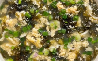 孕期喝紫菜蛋汤安全吗？紫菜与鸡蛋的营养搭配对胎儿发育有何影响？