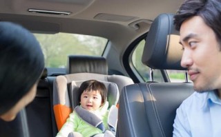 儿童坐副驾驶的年龄红线到底在哪里？安全座椅与成人安全带哪个更关键？