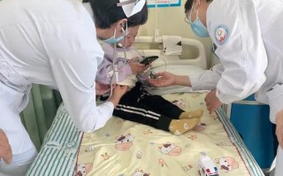 新生儿肺炎宝宝护理时，家长如何判断病情轻重并做好家庭护理？