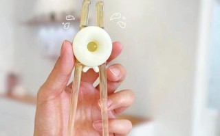 儿童训练筷子使用方法，如何科学引导孩子正确握筷并提升进食独立性？