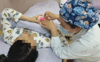 新生儿24小时没奶吃怎么办？新手爸妈该如何应对？