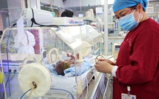 新生儿重症监护室护士，如何守护脆弱生命的每一秒？