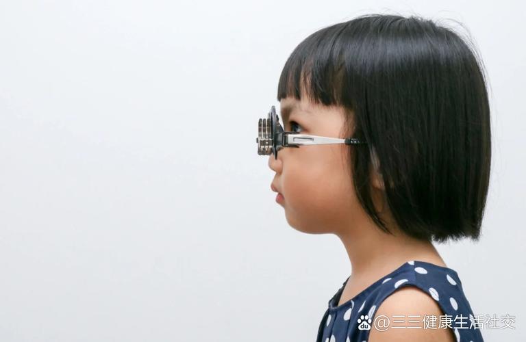 儿童近视200度必须立即配镜吗？-第3张图片-中州医学会