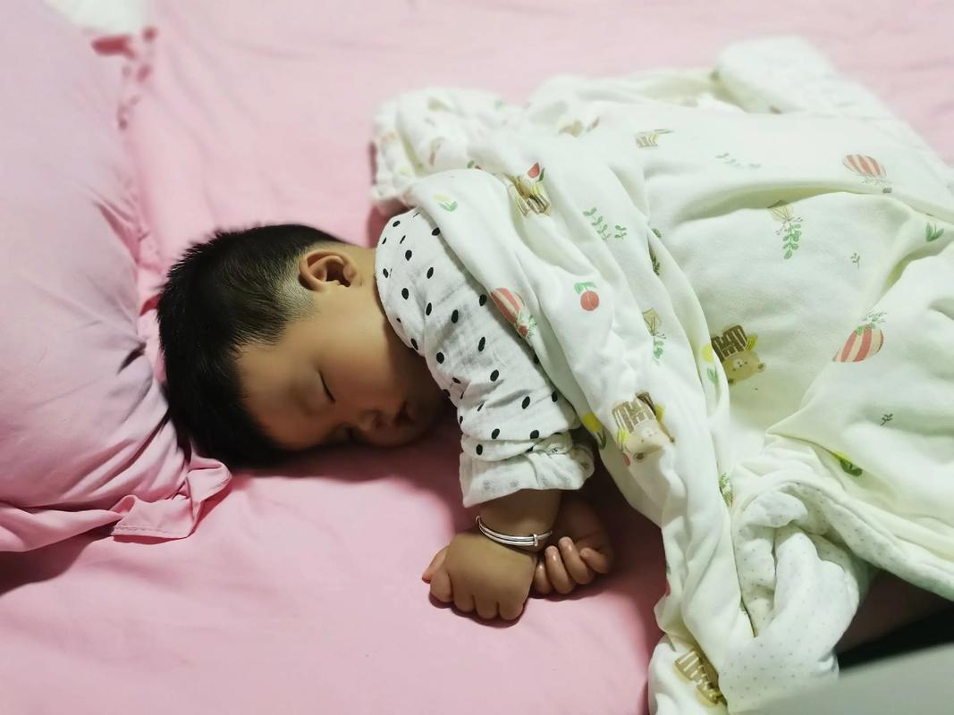 新生儿睡觉嘴巴动像吃奶是饿还是习惯？-第2张图片-中州医学会