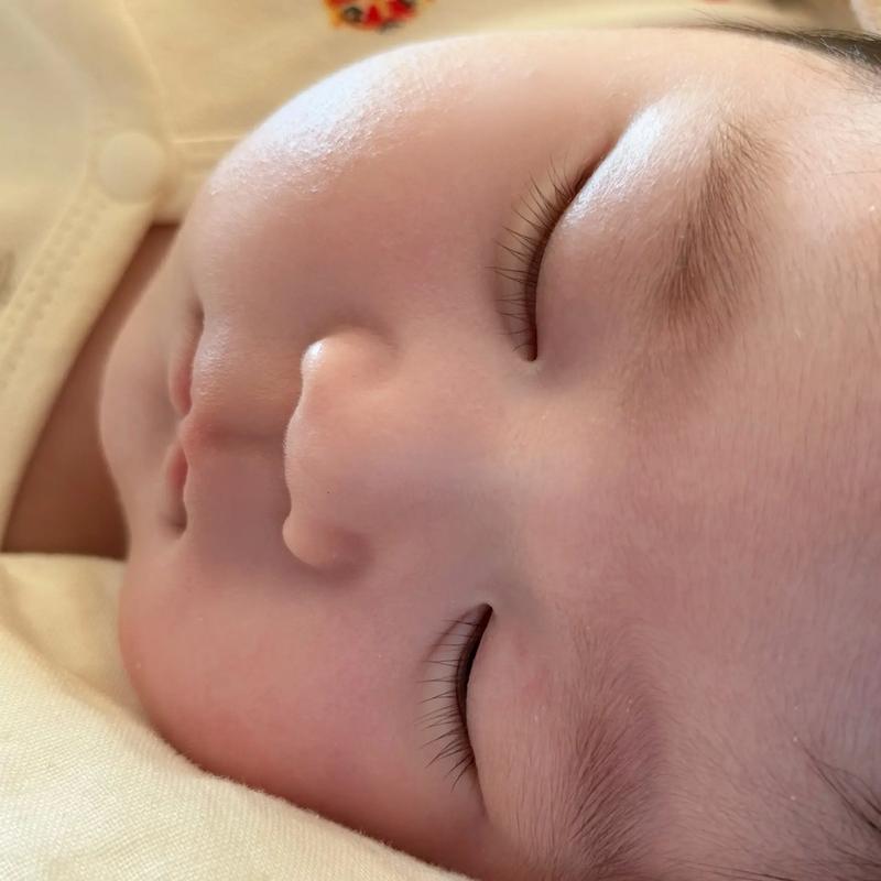 新生儿眼睫毛何时长出?-第3张图片-中州医学会 新生儿眼睫毛何时长出?-第3张图片-中州医学会