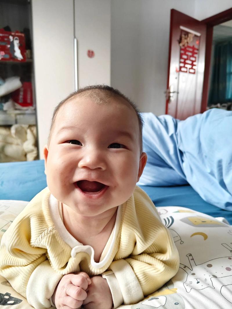 新生儿睡中大哭，是惊吓还是不适？-第3张图片-中州医学会