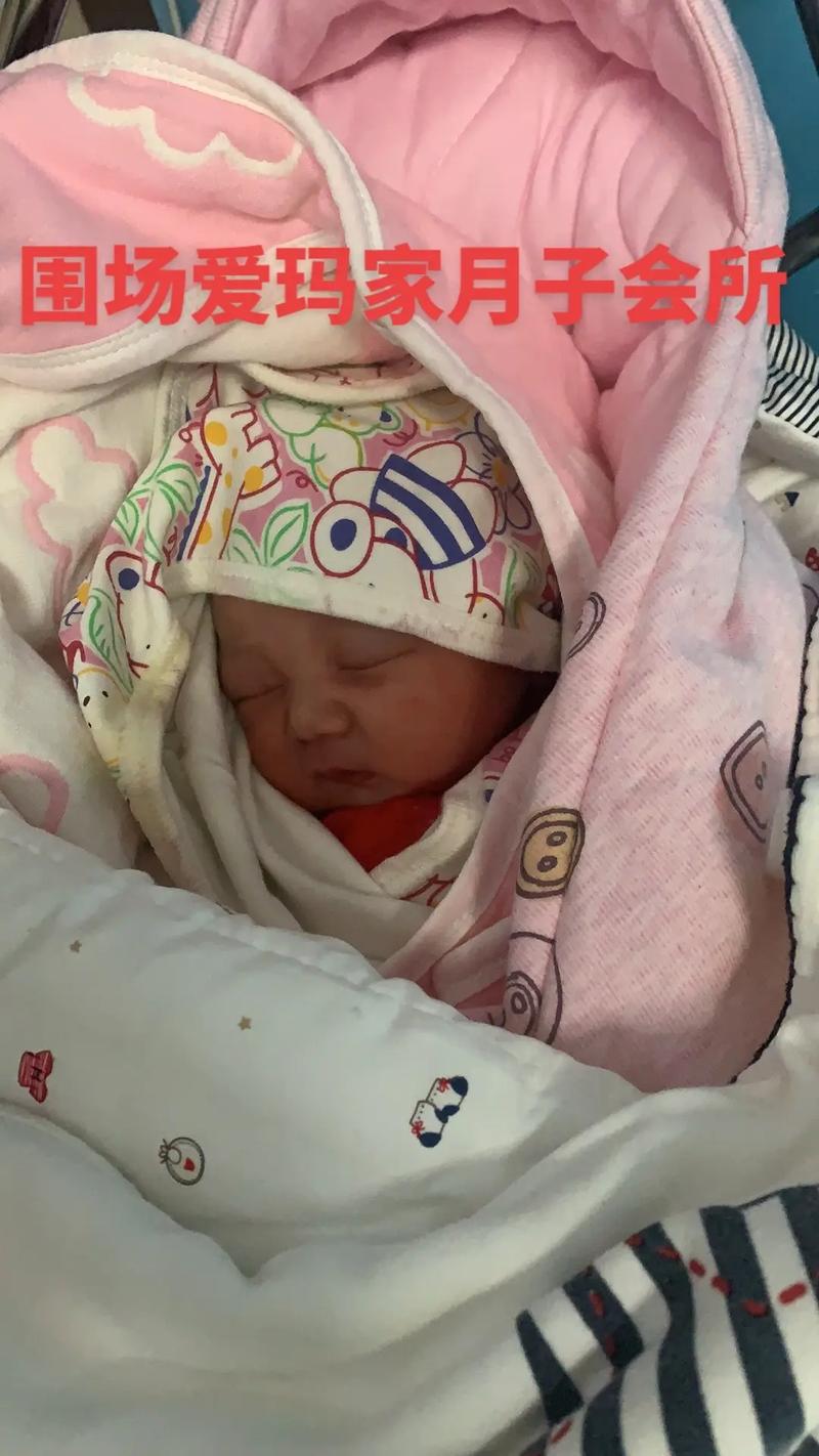 新生儿睡觉使劲哼哼，是正常现象吗？-第3张图片-中州医学会