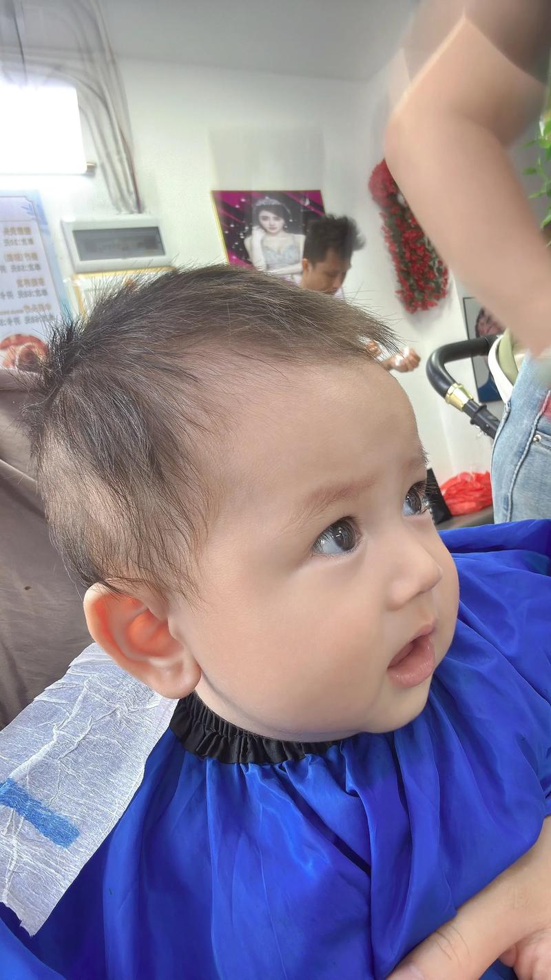 新生儿剃头越早越好吗？-第2张图片-中州医学会