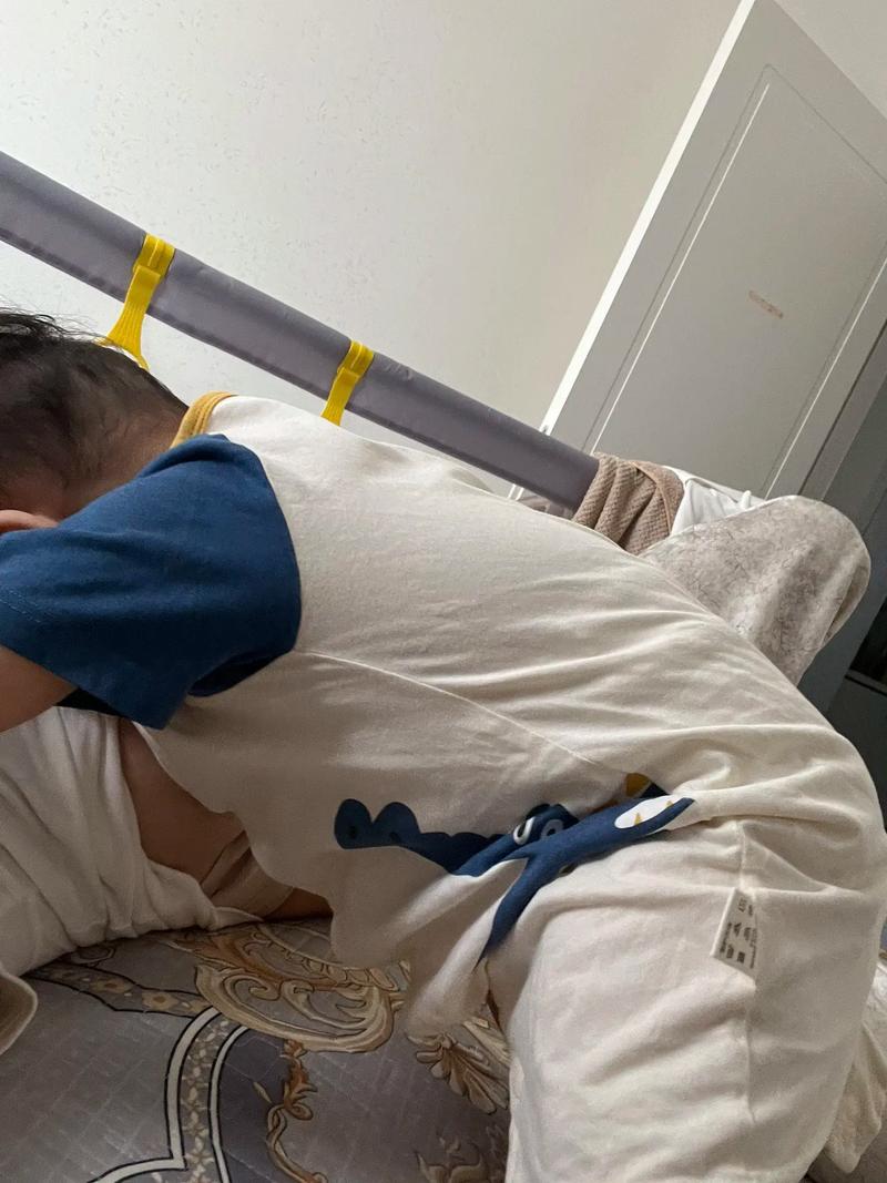 新生儿肚子鼓鼓的还能吃奶吗？-第2张图片-中州医学会