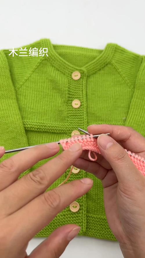 儿童开衫毛衣从上往下织怎么开领？-第1张图片-郑州医学网