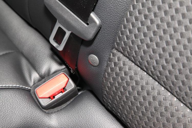 经典福克斯儿童座椅接口怎么用？-第1张图片-郑州医学网