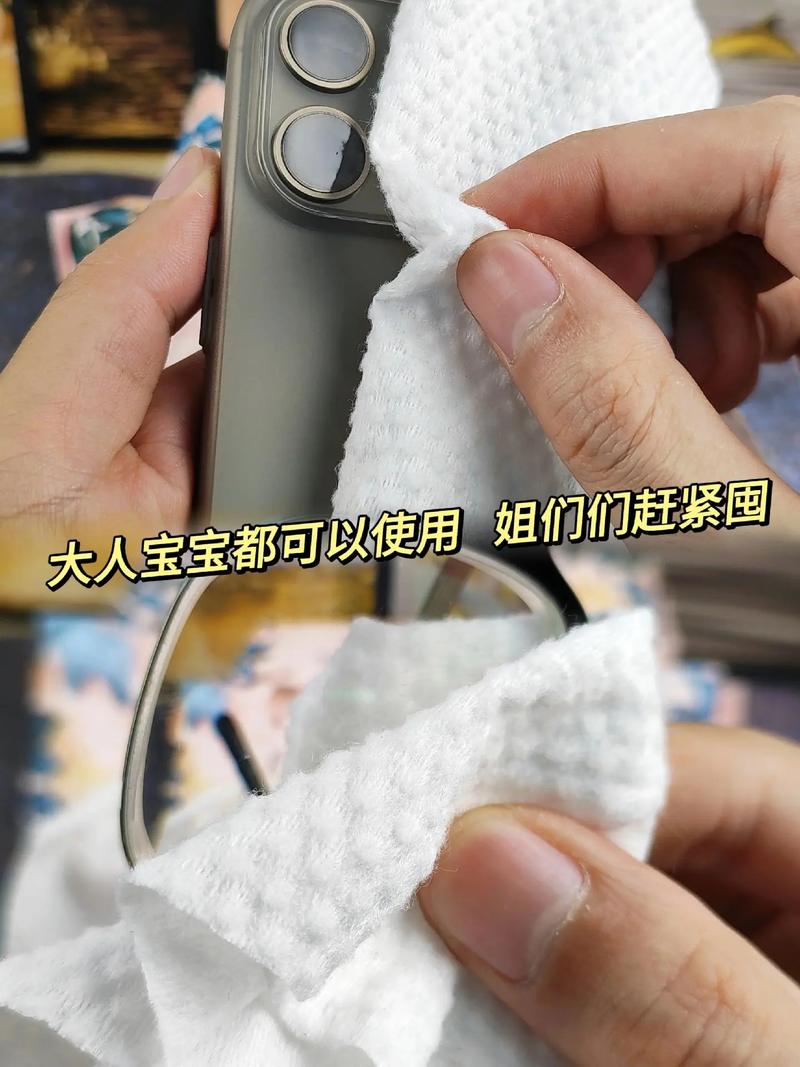 新生儿脸部娇嫩,用湿巾擦拭会刺激皮肤吗?正确清洁方法是什么?-第1张图片-郑州医学网 新生儿脸部娇嫩,用湿巾擦拭会刺激皮肤吗?正确清洁方法是什么?-第1张图片-郑州医学网