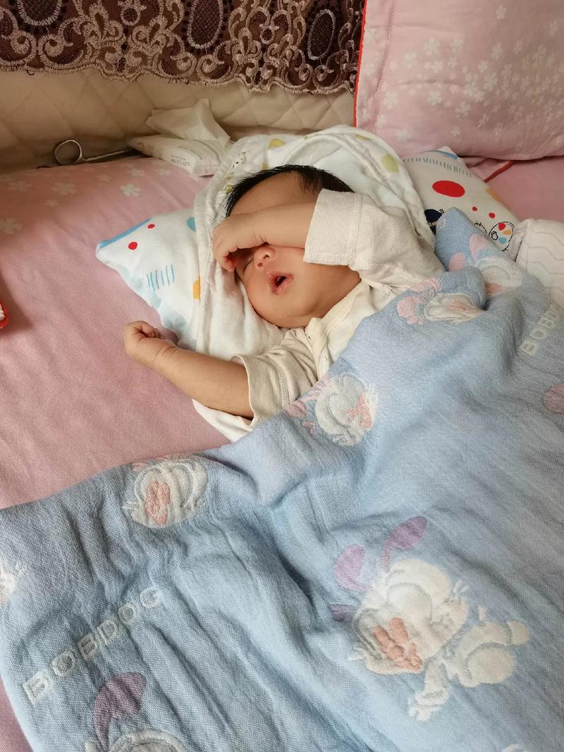 新生儿连续睡4小时不醒是正常现象还是健康预警？需警惕哪些潜在问题？-第2张图片-郑州医学网