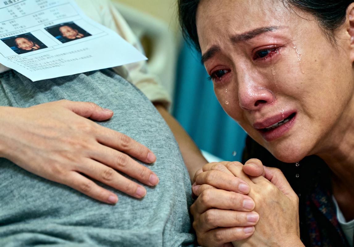 孕期眼泪特别多，激素波动还是心理压力？如何有效调节情绪？-第1张图片-郑州医学网