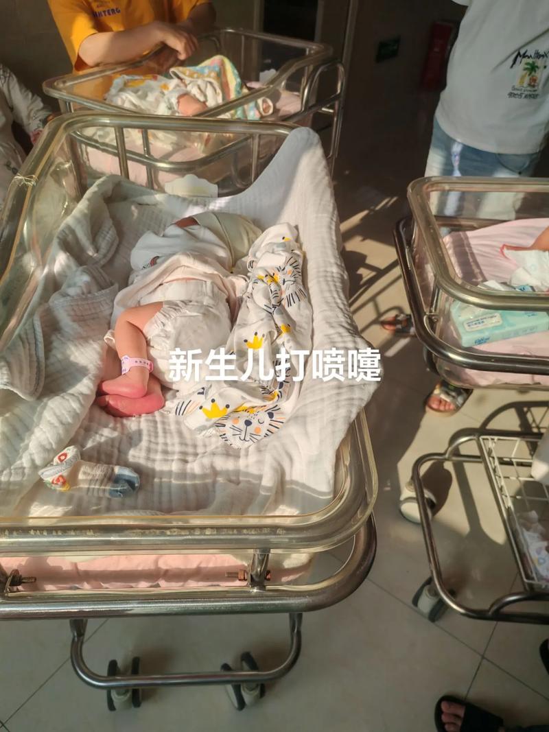 新生儿频繁打喷嚏是正常生理现象还是隐藏健康问题？-第2张图片-郑州医学网