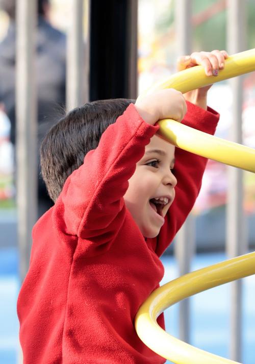 外国儿童图片大全大图,这些图片是否涉及儿童隐私与版权问题?-第3张图片-郑州医学网 外国儿童图片大全大图,这些图片是否涉及儿童隐私与版权问题?-第3张图片-郑州医学网