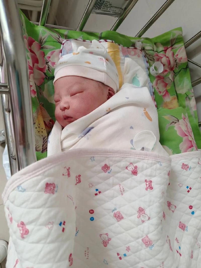 刚出生10天的宝宝视力范围有多大？能看清多远的物体呢？-第1张图片-郑州医学网