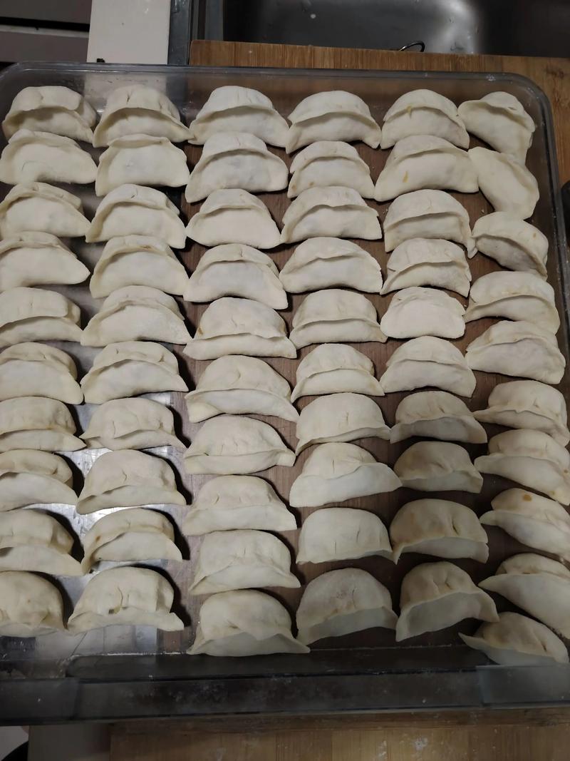 孕期吃速冻饺子会致畸吗?安全风险与营养搭配全解析!-第3张图片-郑州医学网 孕期吃速冻饺子会致畸吗?安全风险与营养搭配全解析!-第3张图片-郑州医学网