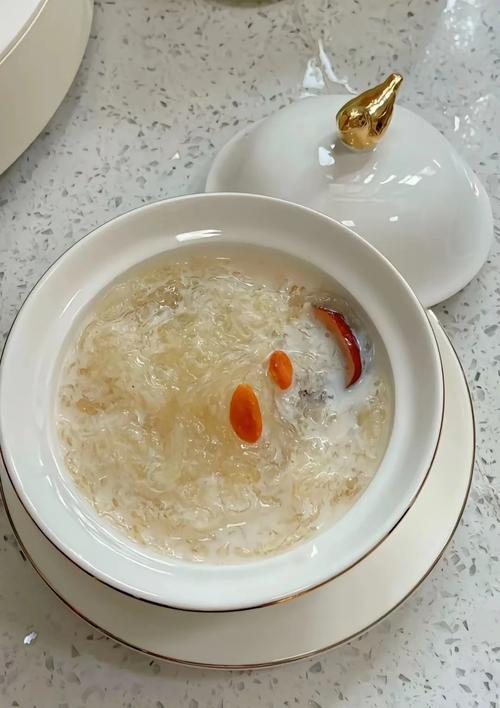 孕期燕窝搭配什么食材炖煮最营养又安全?-第1张图片-郑州医学网 孕期燕窝搭配什么食材炖煮最营养又安全?-第1张图片-郑州医学网