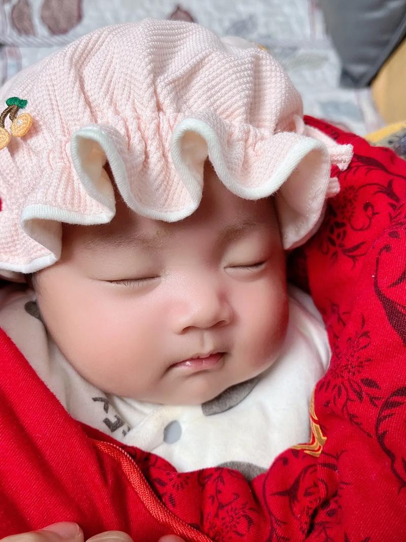 新生儿晚上睡觉带帽子-第1张图片-郑州医学网