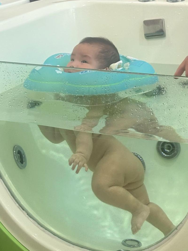 新生儿没满月可以游泳-第1张图片-郑州医学网 新生儿没满月可以游泳-第1张图片-郑州医学网