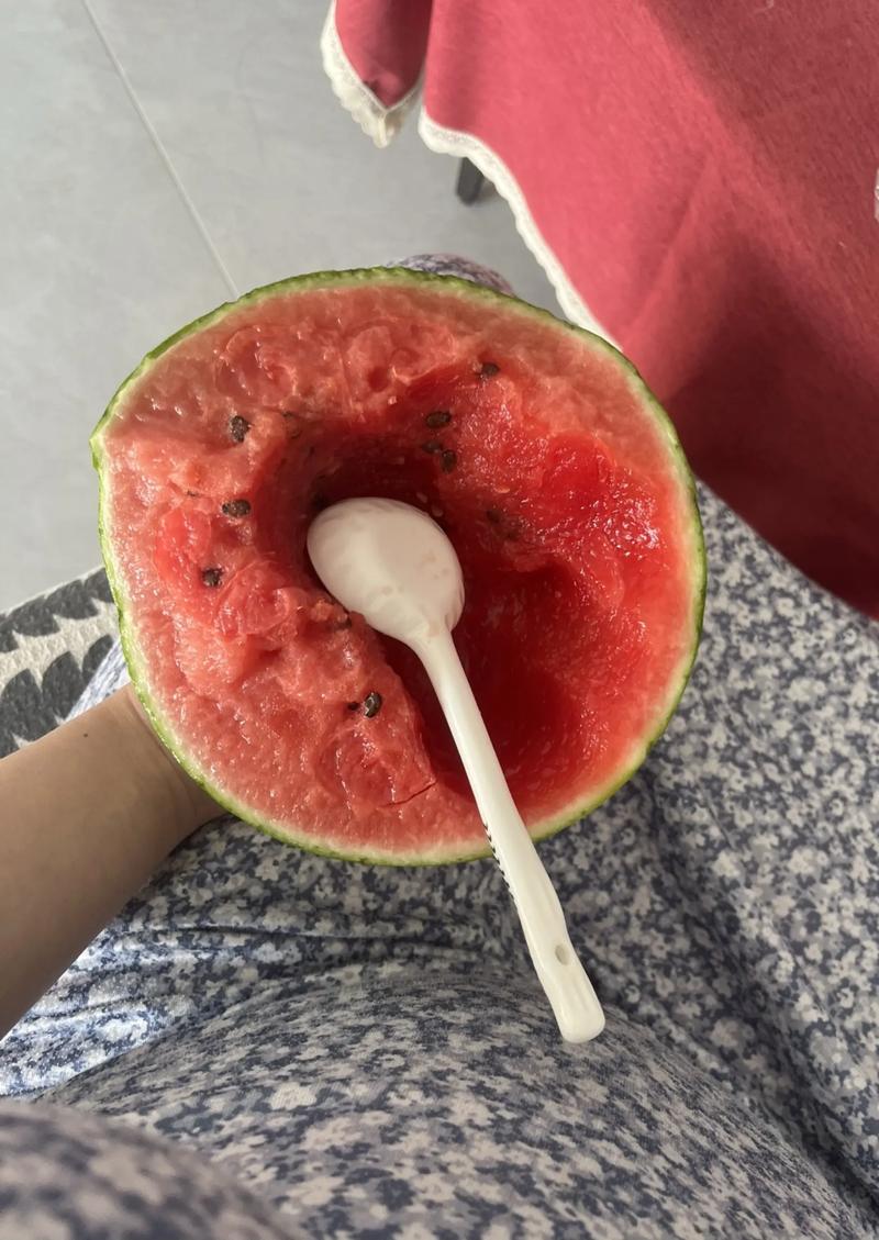 孕期感冒究竟能不能吃西瓜?会对胎儿有不良影响吗?-第3张图片-郑州医学网 孕期感冒究竟能不能吃西瓜?会对胎儿有不良影响吗?-第3张图片-郑州医学网