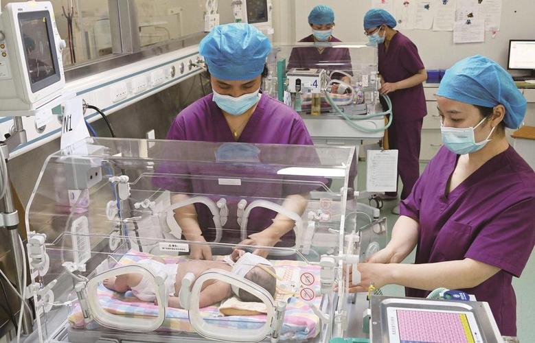 新生儿重症监护室护士，如何守护脆弱生命的每一秒？-第2张图片-郑州医学网