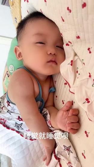 新生儿睁眼只睁一只是异常表现吗？需警惕哪些潜在问题？-第2张图片-郑州医学网