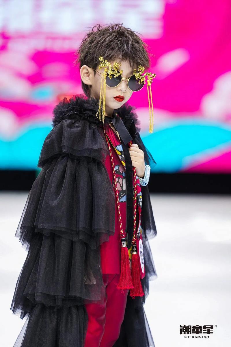 国际儿童模特走秀视频-第3张图片-郑州医学网