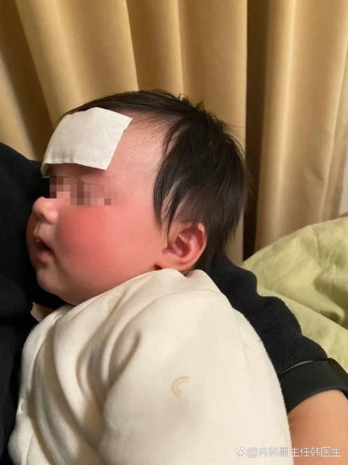 新生儿突然头抽搐一下是正常生理反应还是异常信号？需警惕哪些潜在疾病风险？-第2张图片-郑州医学网