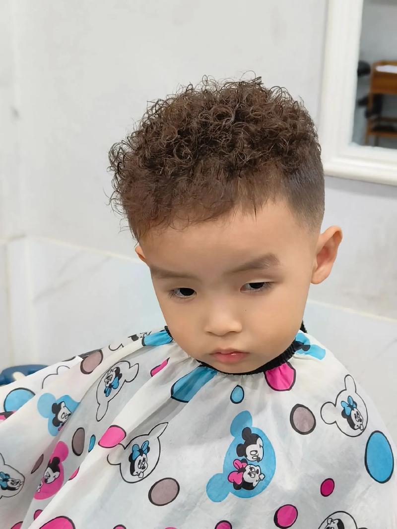 儿童烫发发型图片男潮-第2张图片-郑州医学网 儿童烫发发型图片男潮-第2张图片-郑州医学网