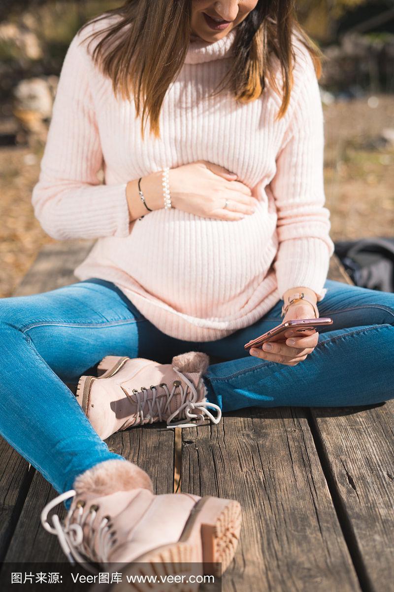 怀孕期间老玩手机好吗-第2张图片-郑州医学网