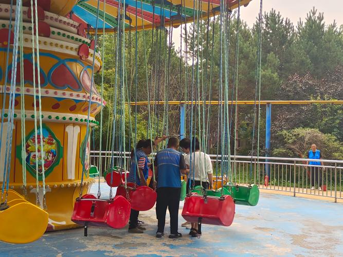 长春儿童公园欢乐世界有哪些适合不同年龄段孩子的游乐项目？-第2张图片-郑州医学网