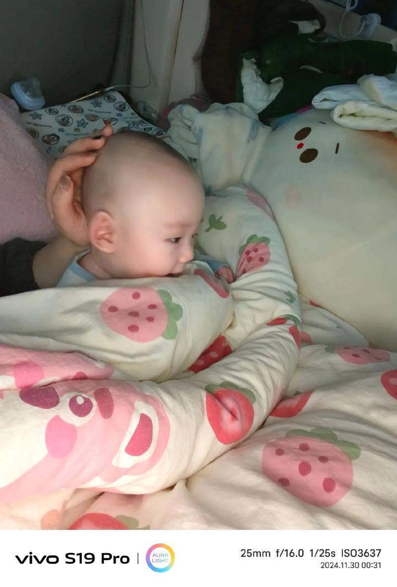 新生儿不愿意躺床上玩-第1张图片-郑州医学网