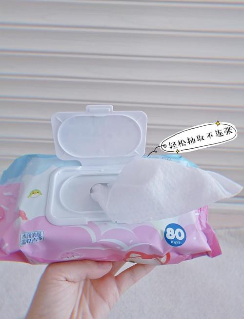 新生儿皮肤娇嫩，湿纸巾真的有必要买吗？有没有更安全的选择？-第1张图片-郑州医学网
