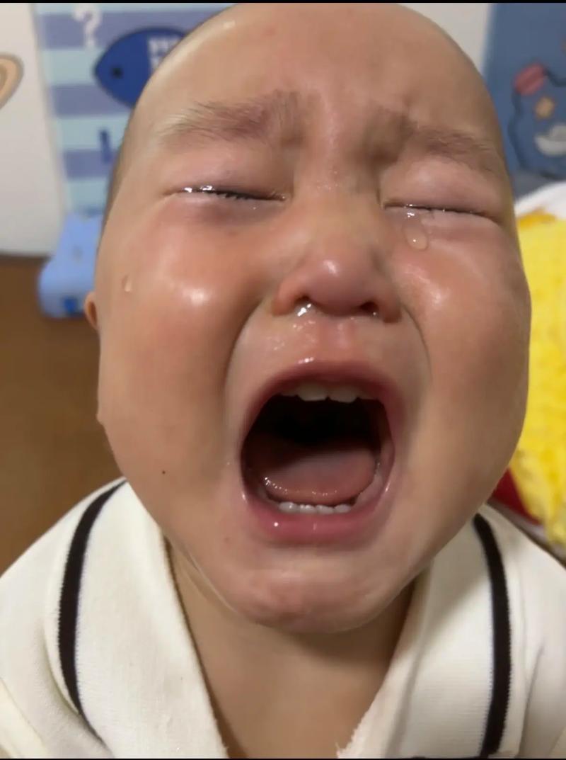 新生儿哭泣时真的会流眼泪吗？生理发育过程中何时开始有泪液分泌？-第1张图片-郑州医学网