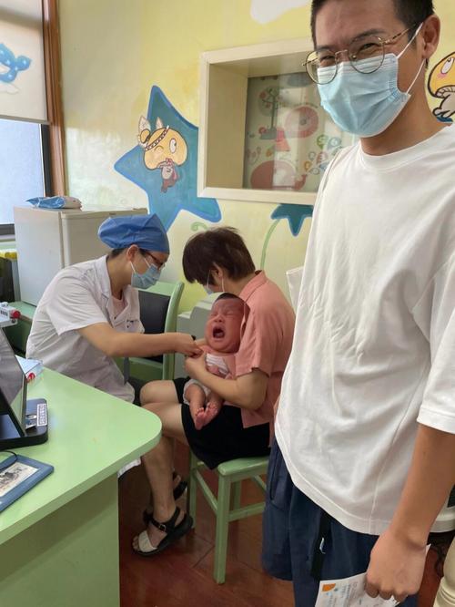 石家庄新生儿疫苗接种有哪些注意事项?时间安排与常见问题全解析!-第1张图片-郑州医学网 石家庄新生儿疫苗接种有哪些注意事项?时间安排与常见问题全解析!-第1张图片-郑州医学网