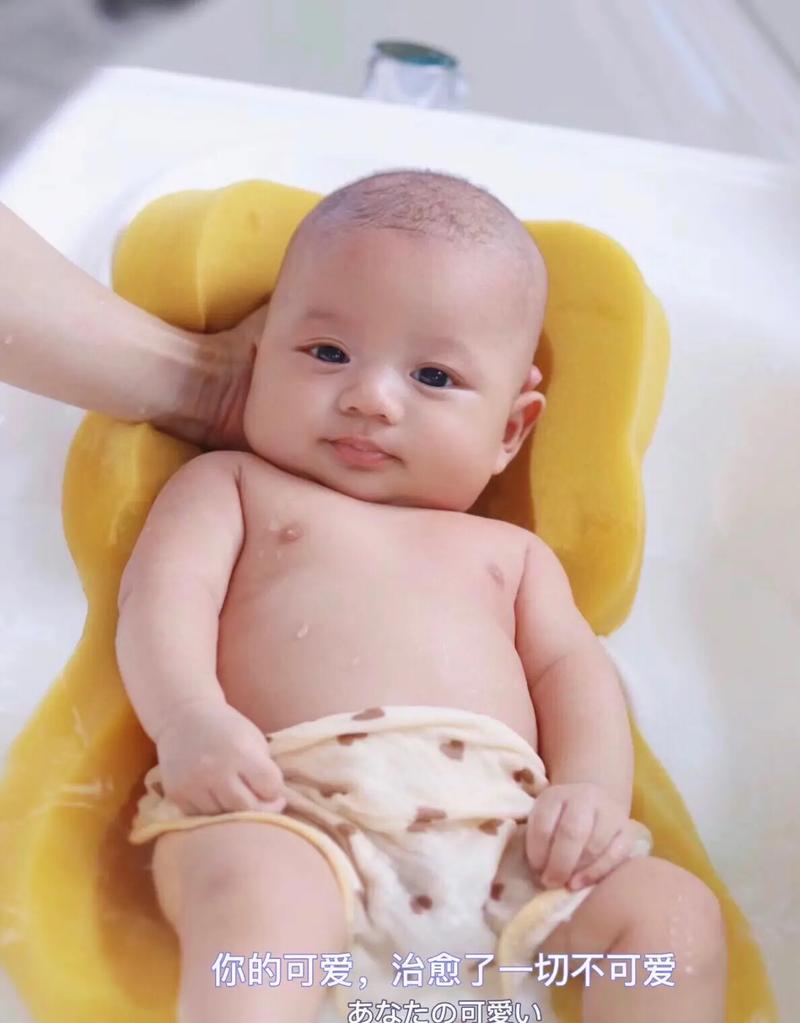 新生儿吃完奶后要隔多久才能游泳，对宝宝肠胃有影响吗？-第2张图片-郑州医学网