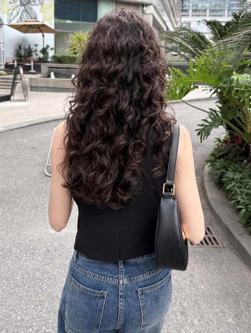 备孕期间烫发尾会影响胎儿健康吗？化学物质是否会对怀孕造成风险？-第2张图片-郑州医学网