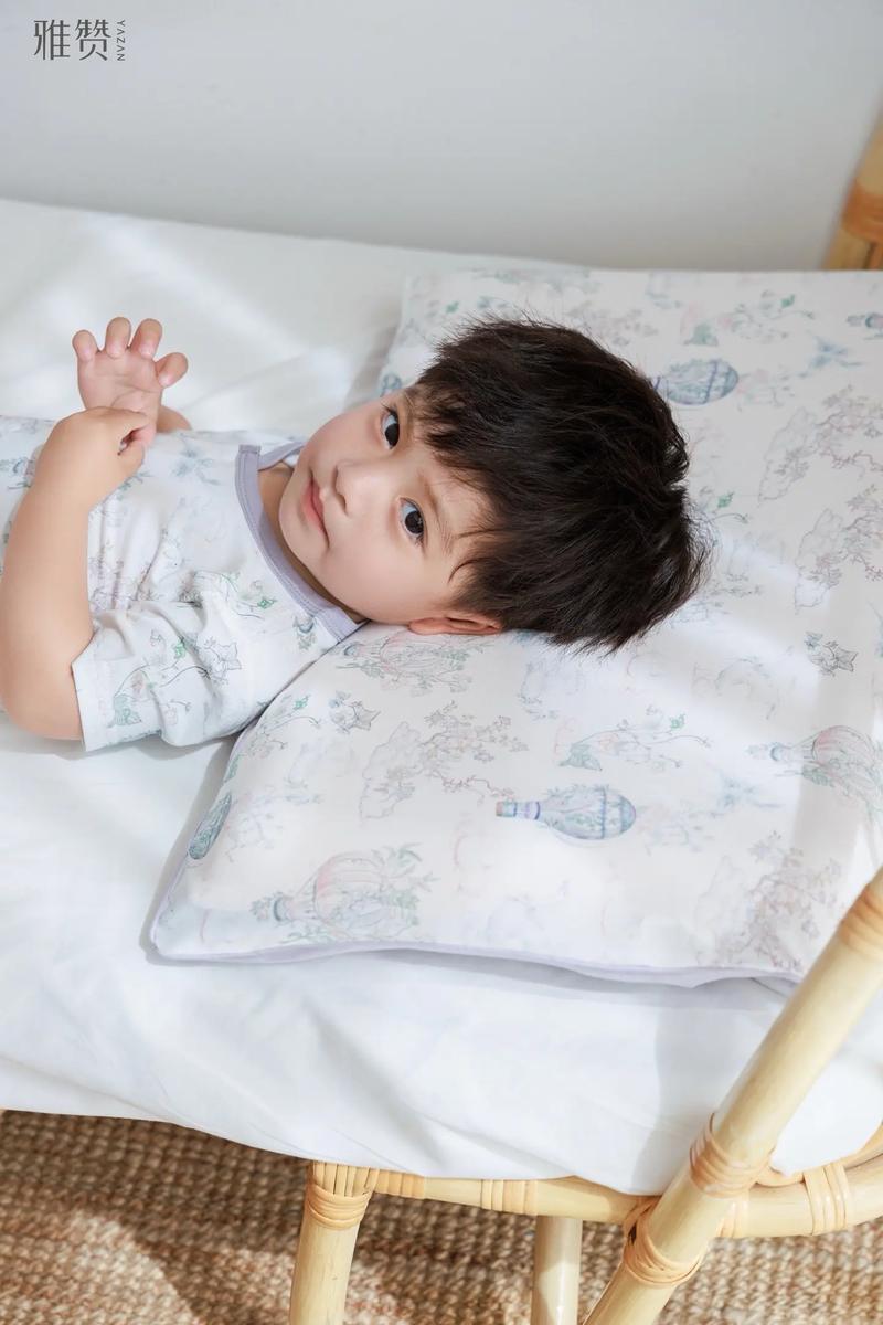 新生儿秋天盖什么被子最合适？厚度、材质怎么选才不着凉？-第1张图片-郑州医学网